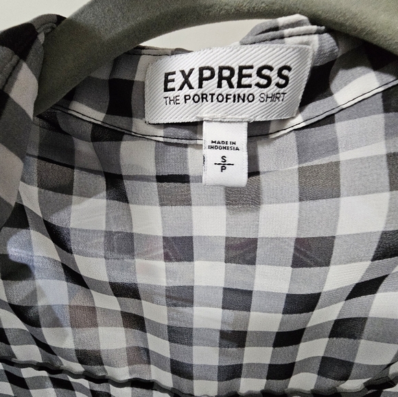 Express Black and White Checkered Blouse, size Small. Never worn! - Picture 8 of 8